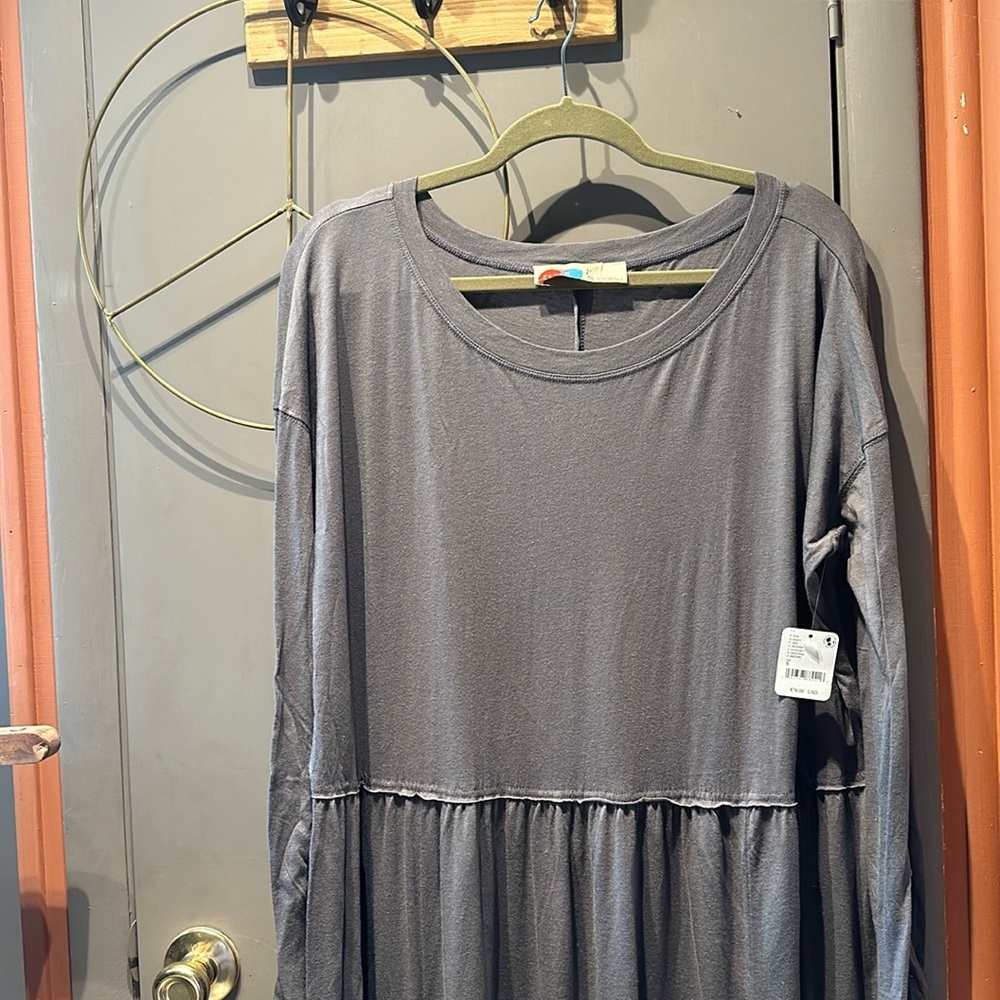 Free people - Picture 1 of 3